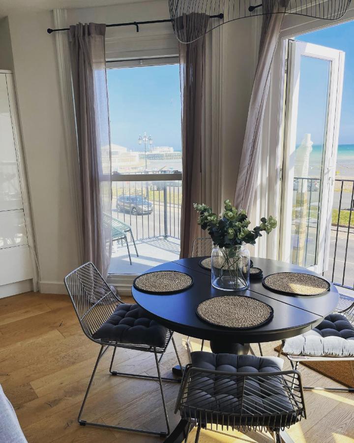 Seaview Flat With Balcony, Spacious 2 Bedroom Worthing Kültér fotó